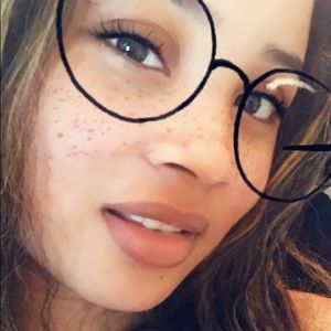 Meet your Posher, Alejandra